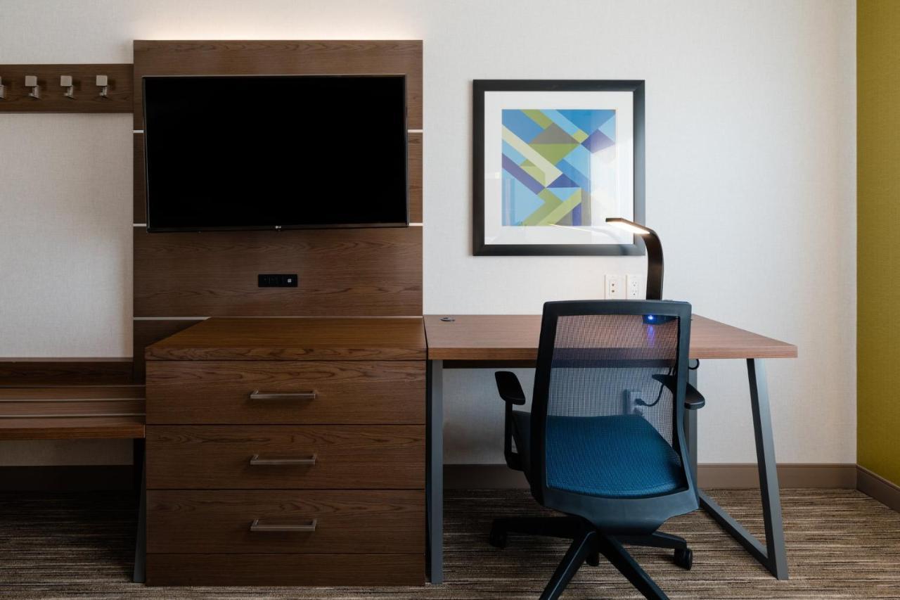Holiday Inn Express Grande Prairie By Ihg Exteriör bild