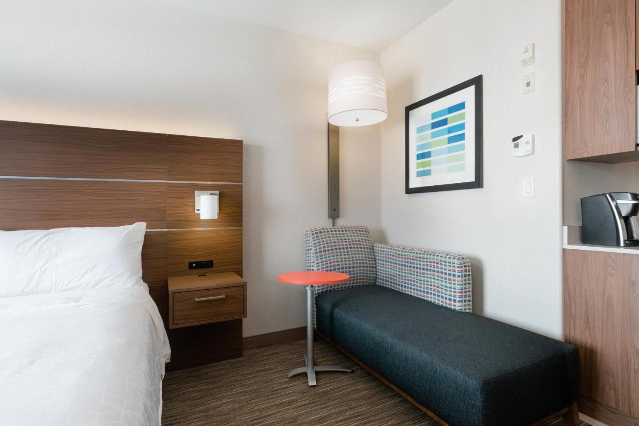 Holiday Inn Express Grande Prairie By Ihg Exteriör bild