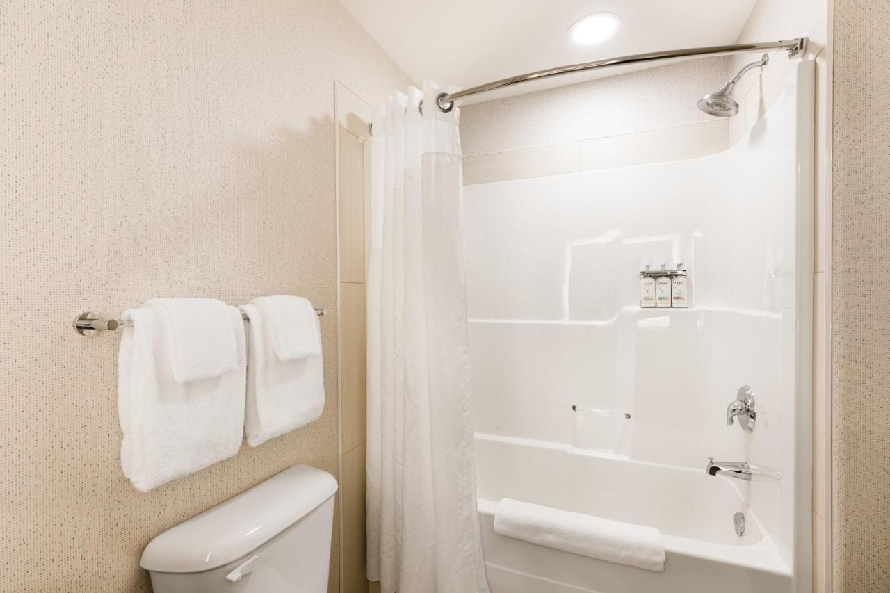 Holiday Inn Express Grande Prairie By Ihg Exteriör bild