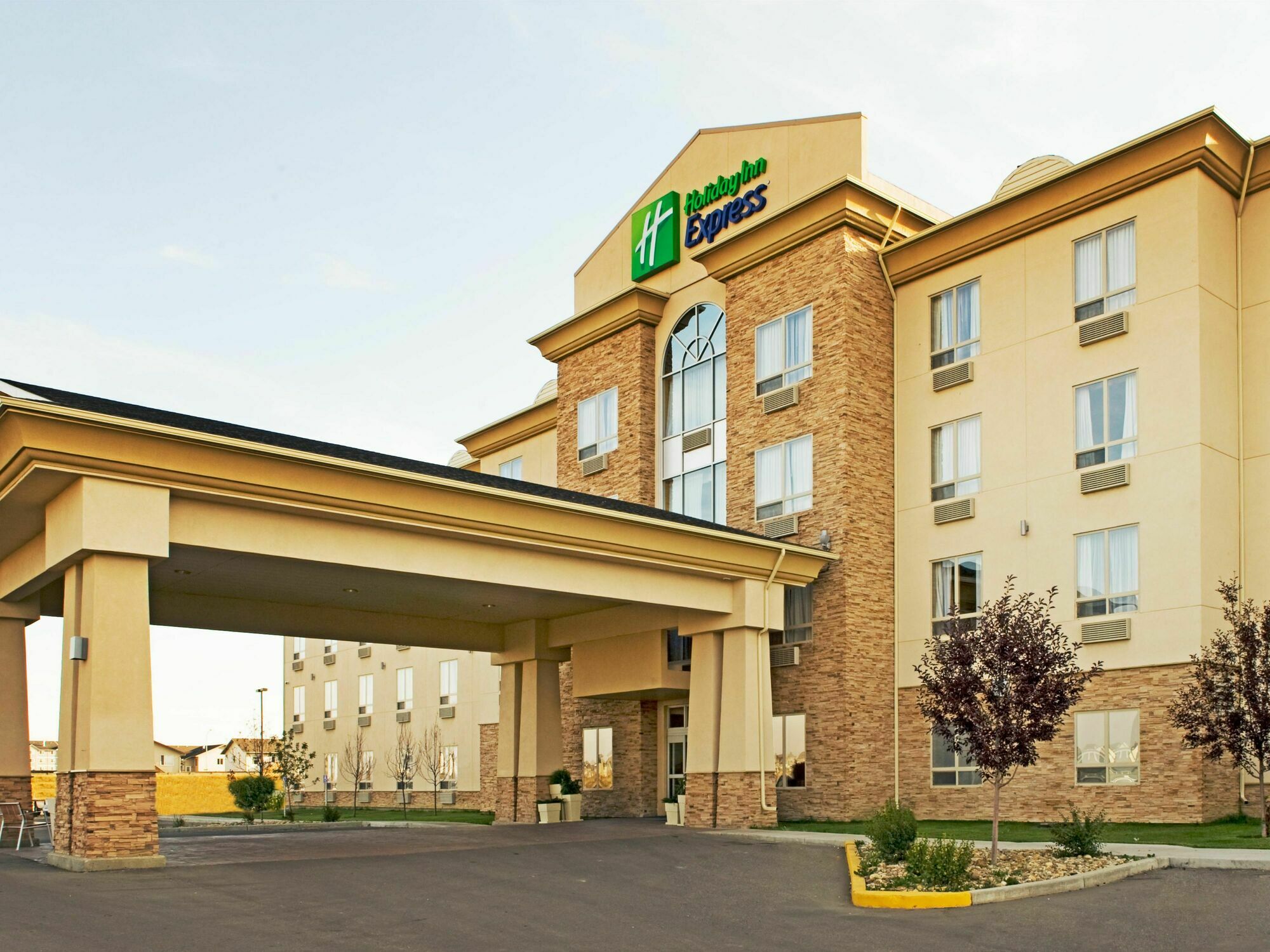 Holiday Inn Express Grande Prairie By Ihg Exteriör bild