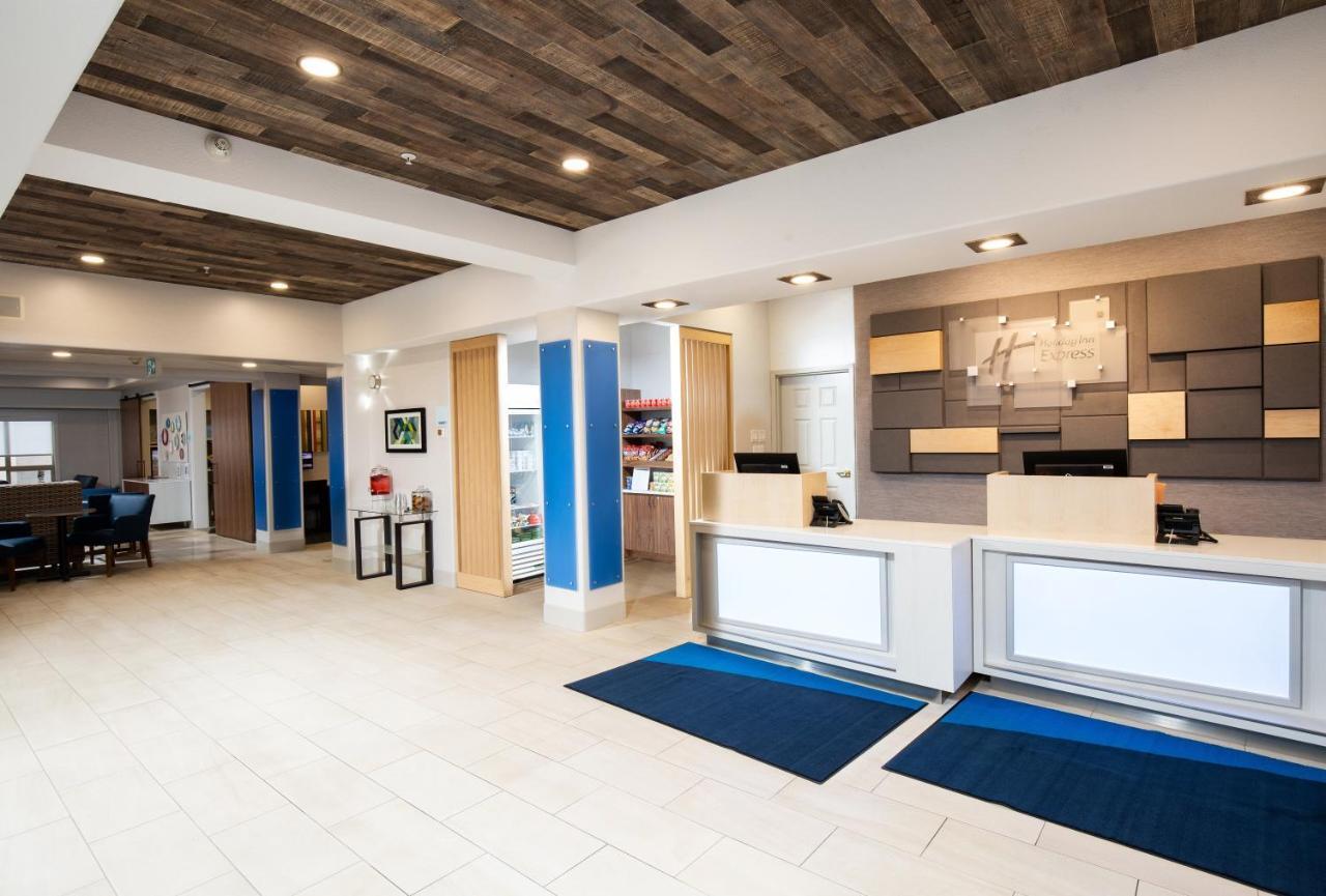 Holiday Inn Express Grande Prairie By Ihg Exteriör bild