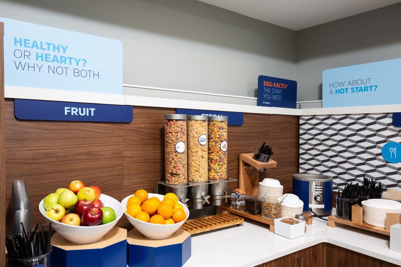 Holiday Inn Express Grande Prairie By Ihg Exteriör bild
