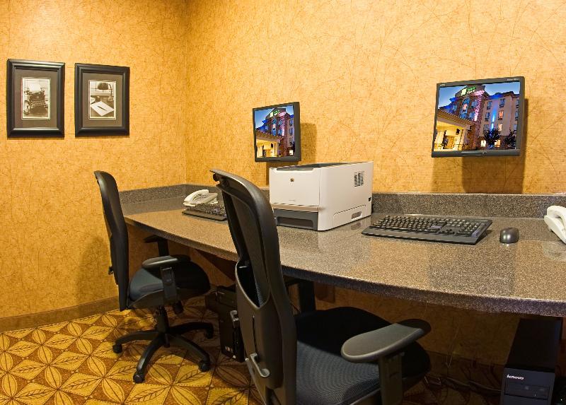 Holiday Inn Express Grande Prairie By Ihg Exteriör bild