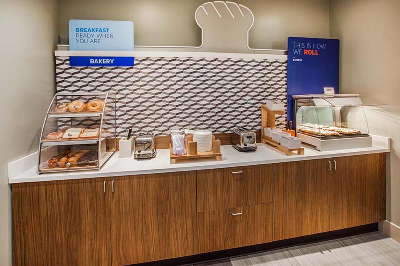 Holiday Inn Express Grande Prairie By Ihg Exteriör bild
