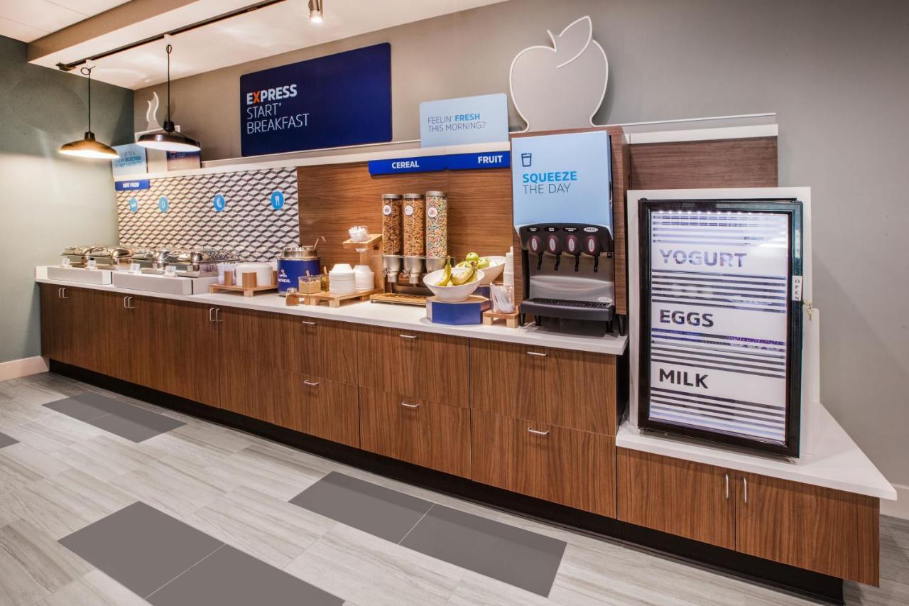 Holiday Inn Express Grande Prairie By Ihg Exteriör bild